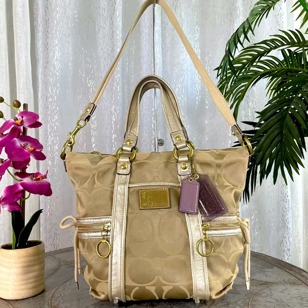 Coach Signature Poppy Spotlight Tote